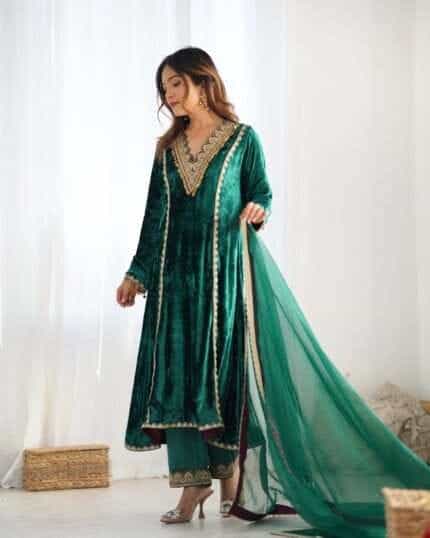 SAHIBA VELVET KURTA SET