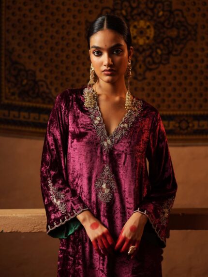 Mehr Velvet Kurta Set