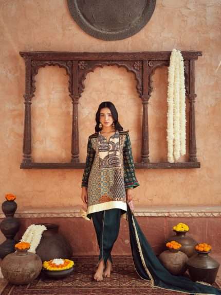 Mehfil-e-Mor Set