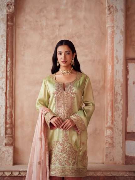 Gulabi Noor Set